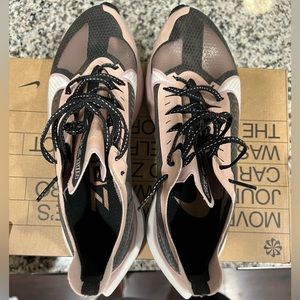 Nike Women’s Zoom Gravity ‘Black Stone Mauve’